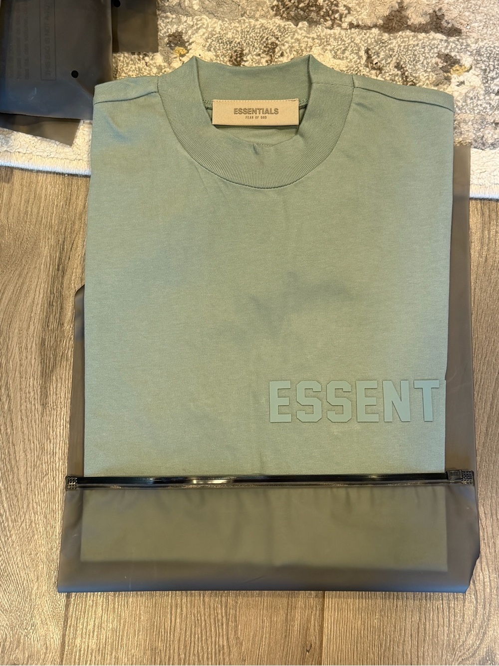 ESSENTIALS Fear Of God sycamore Tshirts brand new